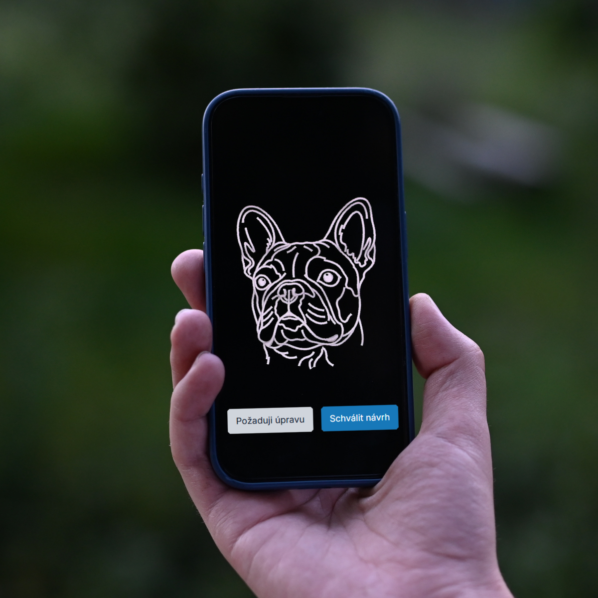 Návod jak objednat: ukázka schválení grafického návrhu výšivky pejska v mobilu před výrobou od HadrKérka.